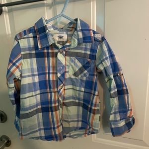 Old Navy 3t boys long sleeve shirt (2 shirts)